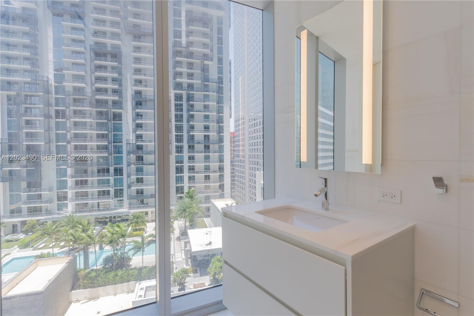 300 Biscayne Blvd Way #1704, Miami FL 33131