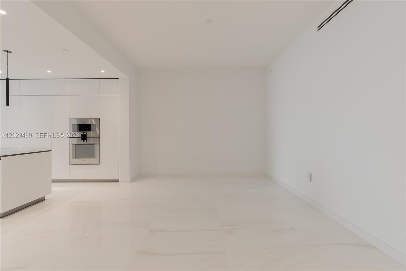 300 Biscayne Blvd Way #1704, Miami FL 33131