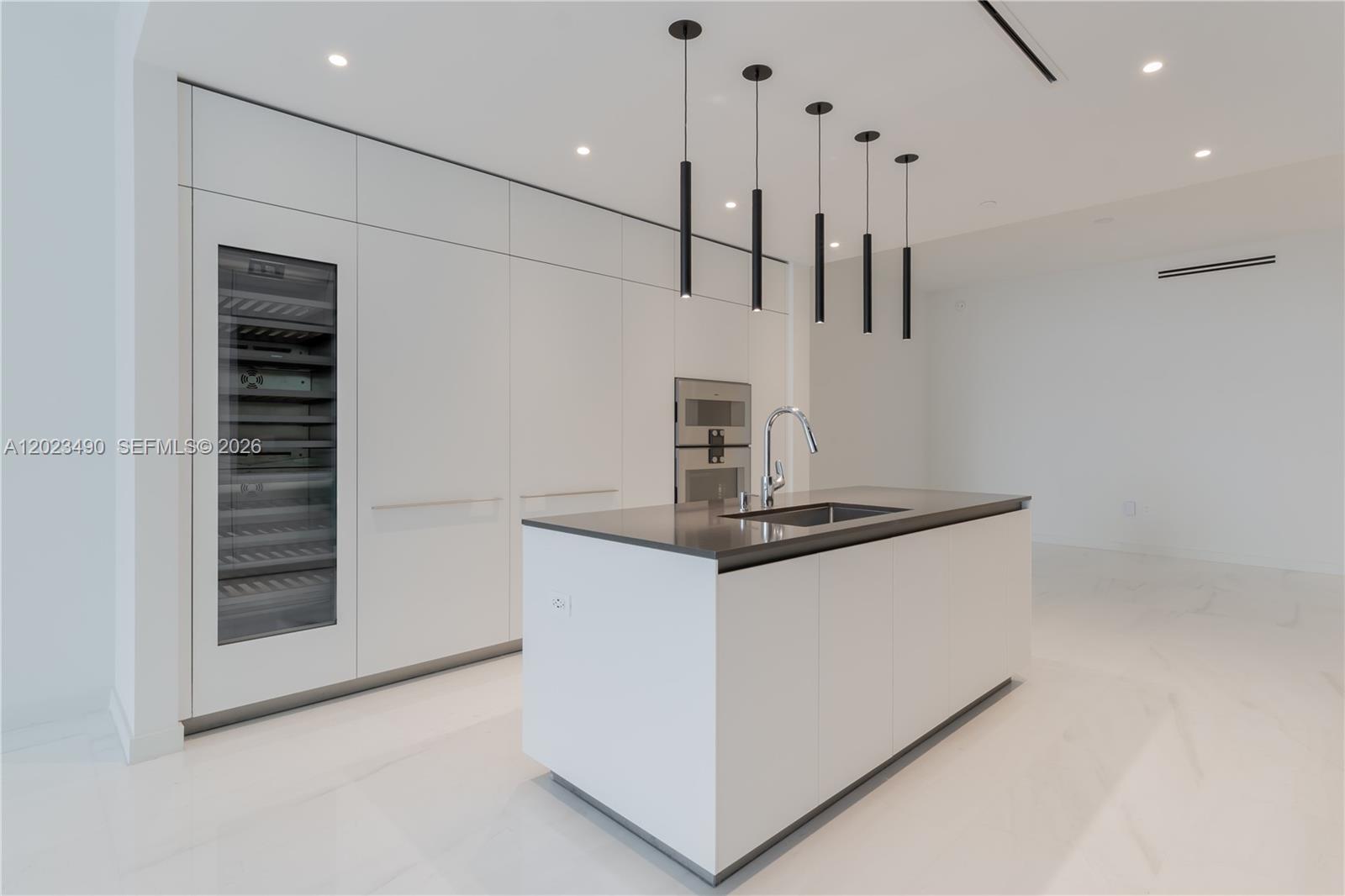 300 Biscayne Blvd Way #1704, Miami FL 33131
