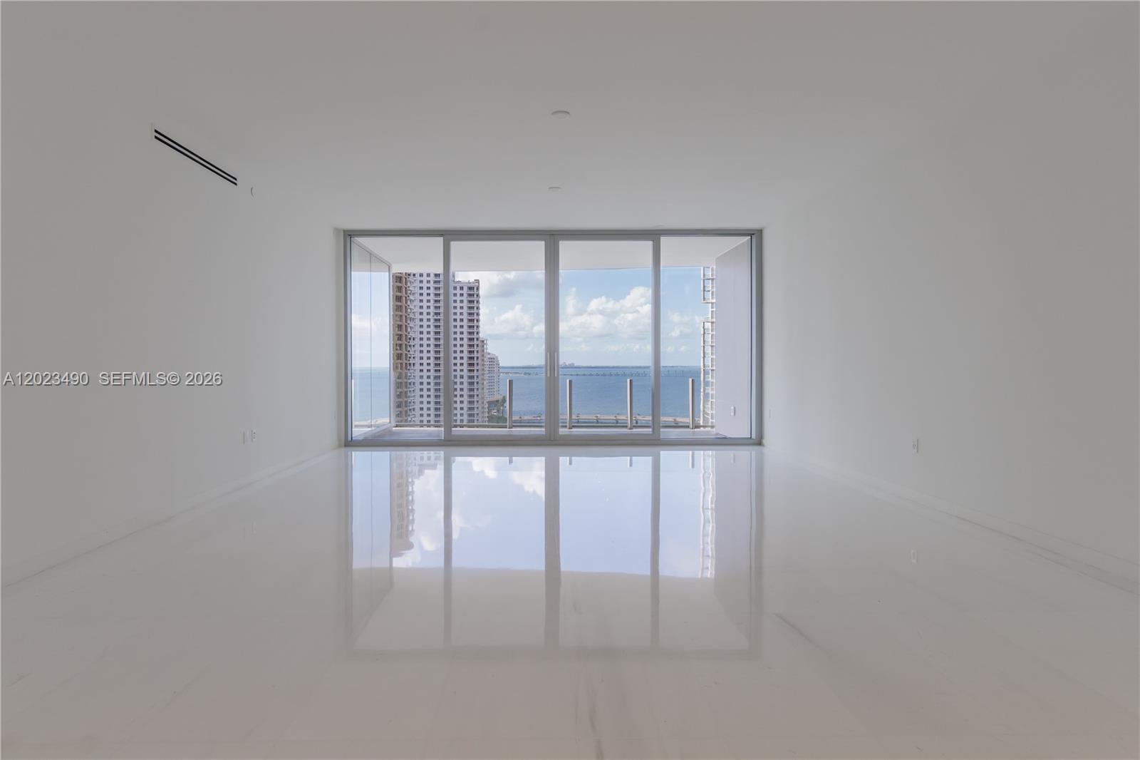 300 Biscayne Blvd Way #1704, Miami FL 33131