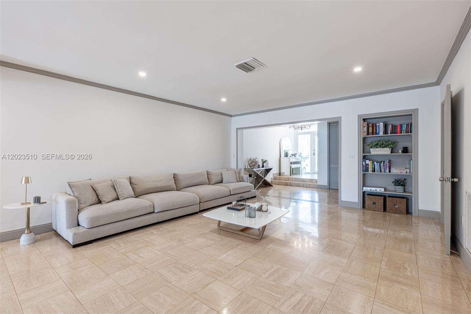 1430 Stillwater Dr #1430, Miami Beach FL 33141
