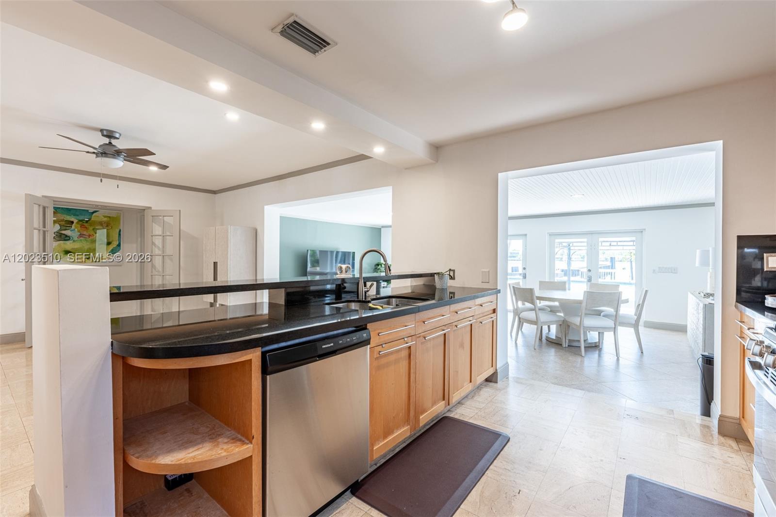 1430 Stillwater Dr #1430, Miami Beach FL 33141
