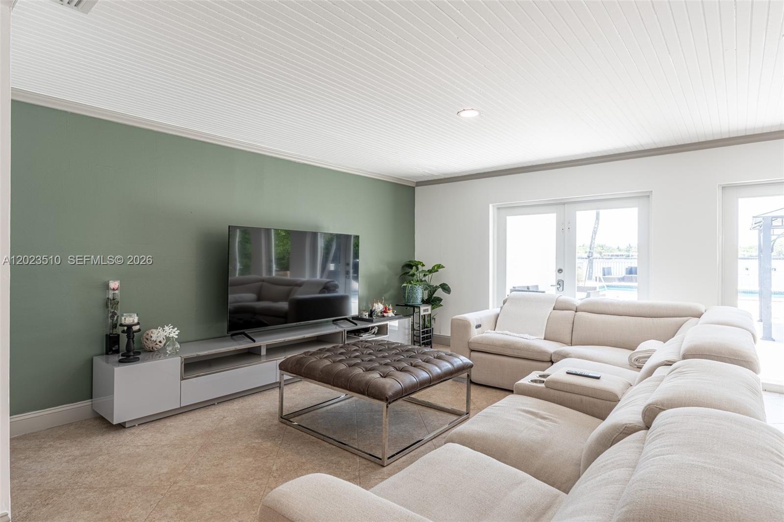 1430 Stillwater Dr #1430, Miami Beach FL 33141