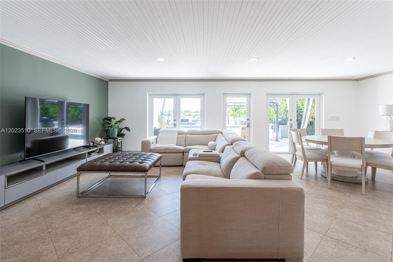 1430 Stillwater Dr #1430, Miami Beach FL 33141