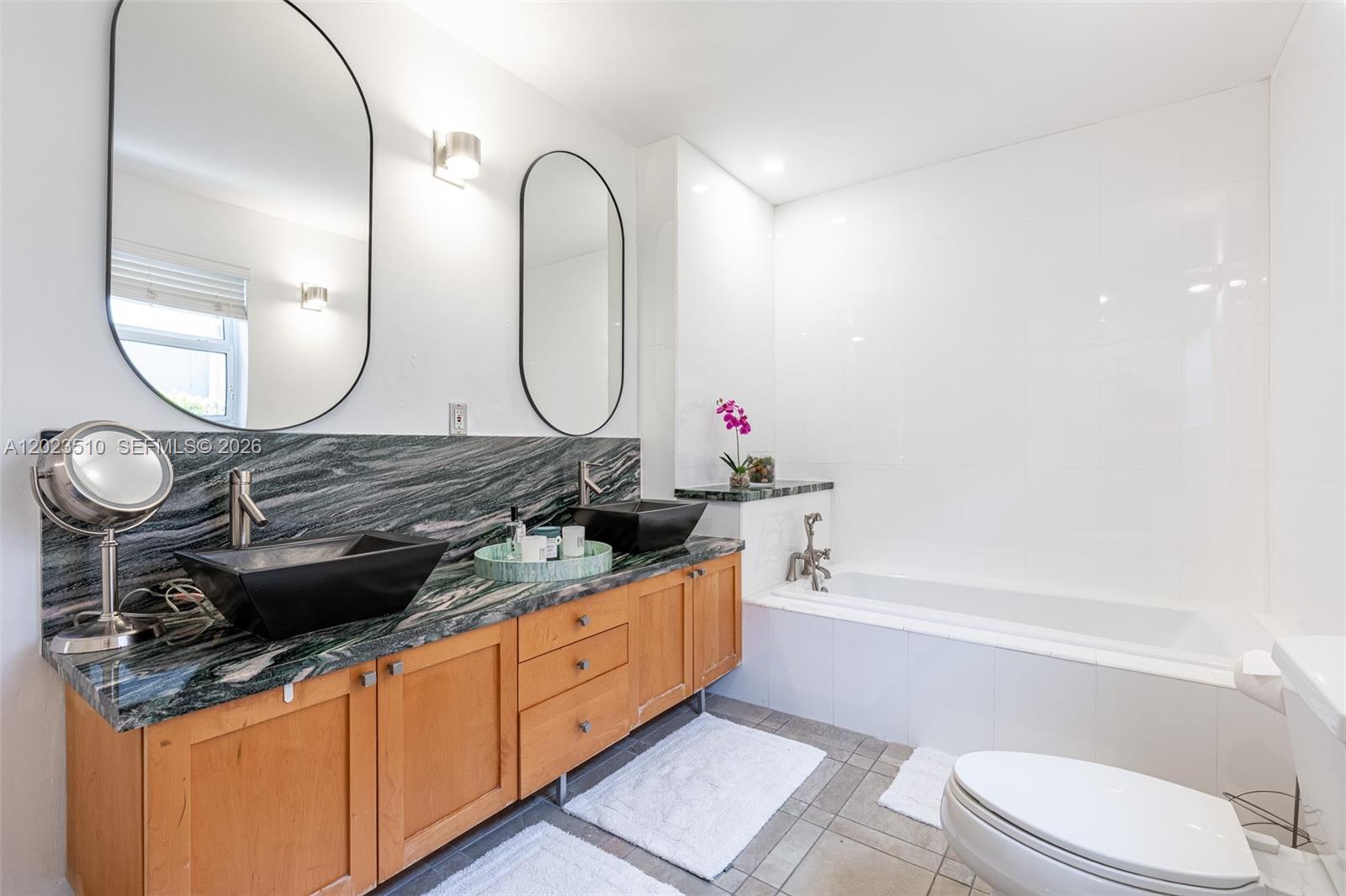 1430 Stillwater Dr #1430, Miami Beach FL 33141