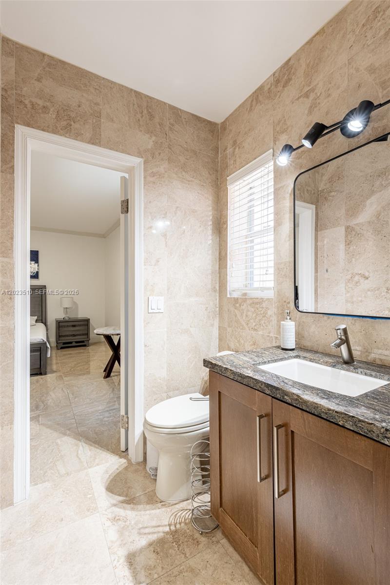 1430 Stillwater Dr #1430, Miami Beach FL 33141