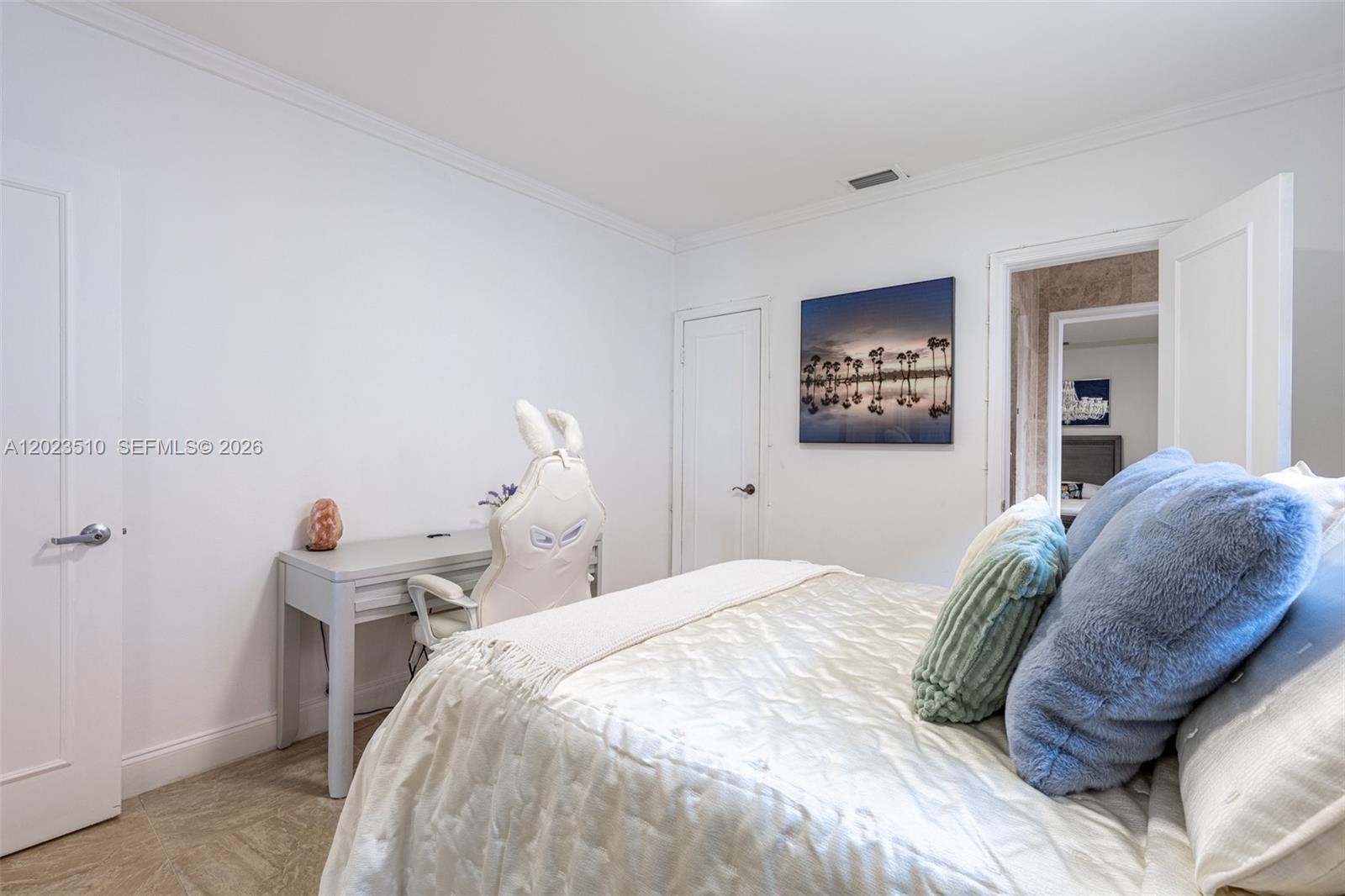 1430 Stillwater Dr #1430, Miami Beach FL 33141