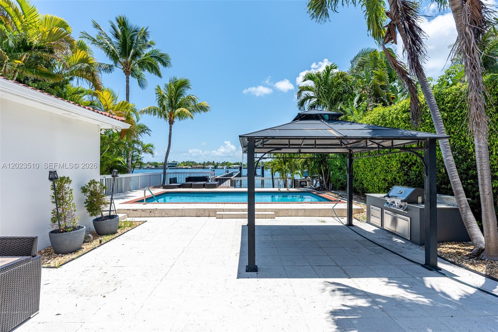 1430 Stillwater Dr #1430, Miami Beach FL 33141