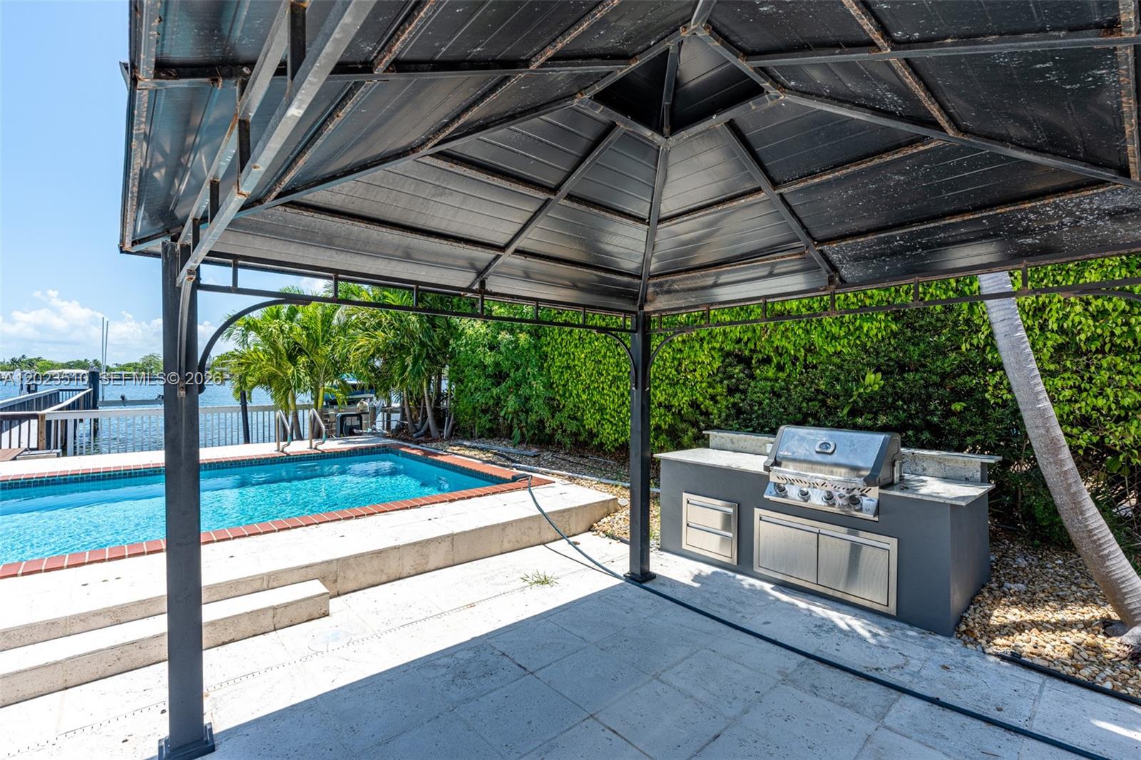 1430 Stillwater Dr #1430, Miami Beach FL 33141