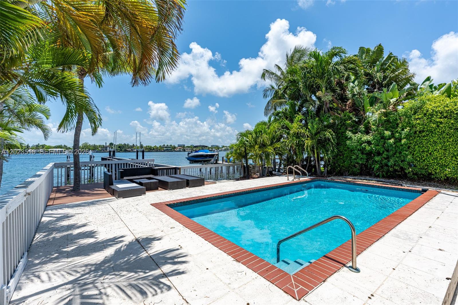 1430 Stillwater Dr #1430, Miami Beach FL 33141