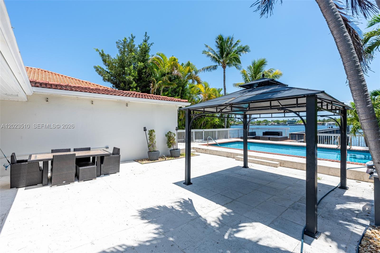 1430 Stillwater Dr #1430, Miami Beach FL 33141