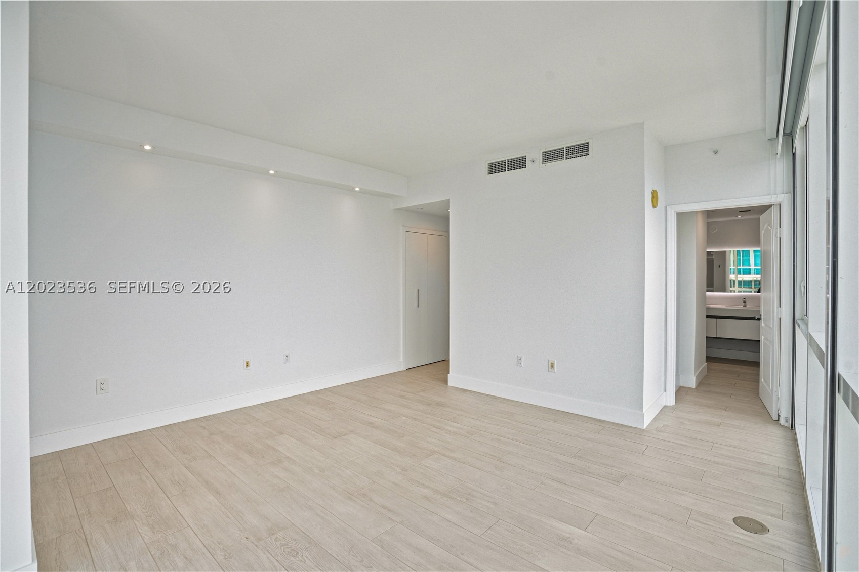 2101 Brickell Ave #3105, Miami FL 33129