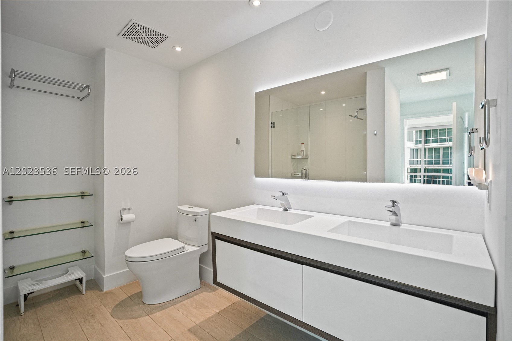 2101 Brickell Ave #3105, Miami FL 33129