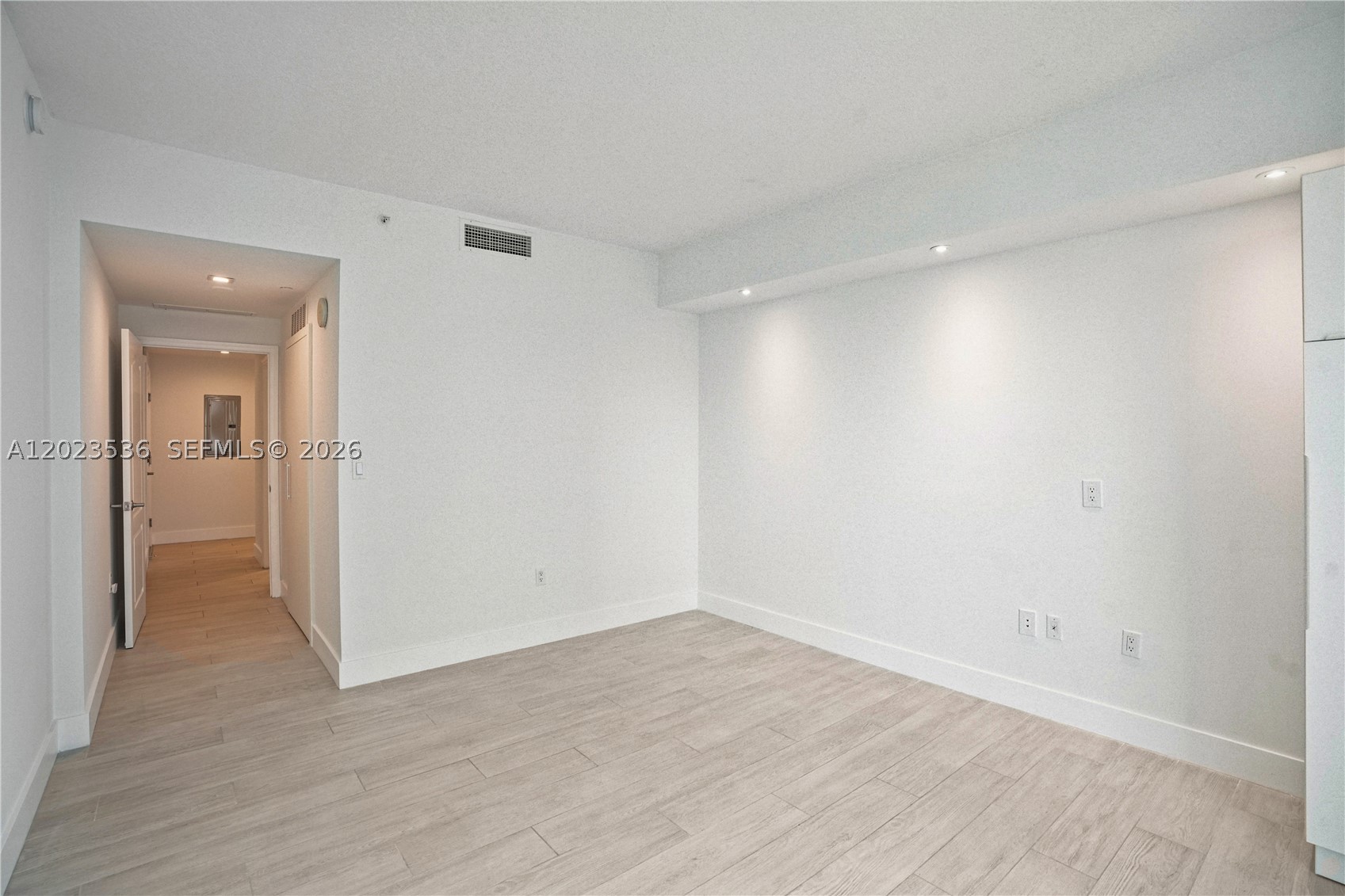 2101 Brickell Ave #3105, Miami FL 33129