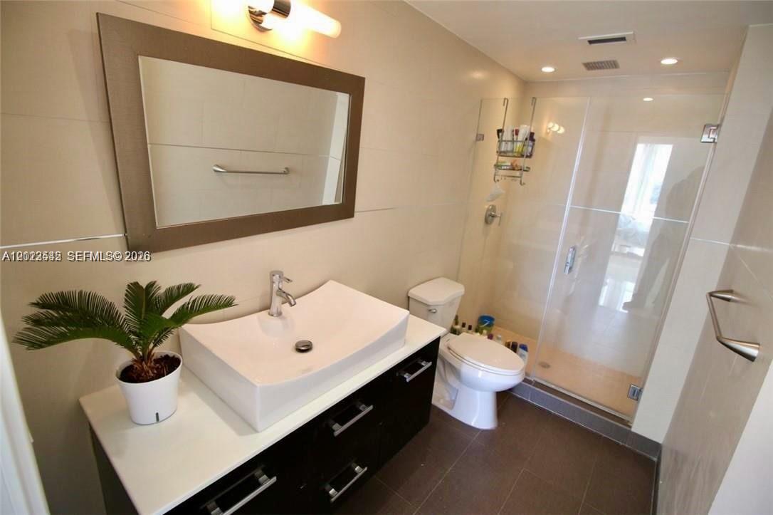 900 Bay Dr #1027, Miami Beach FL 33141