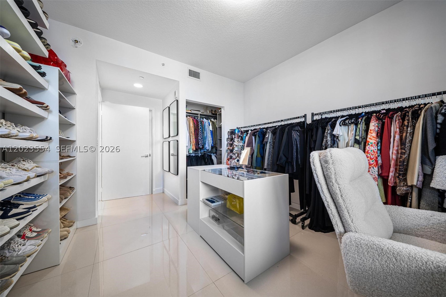 600 NE 27th St #1104, Miami FL 33137