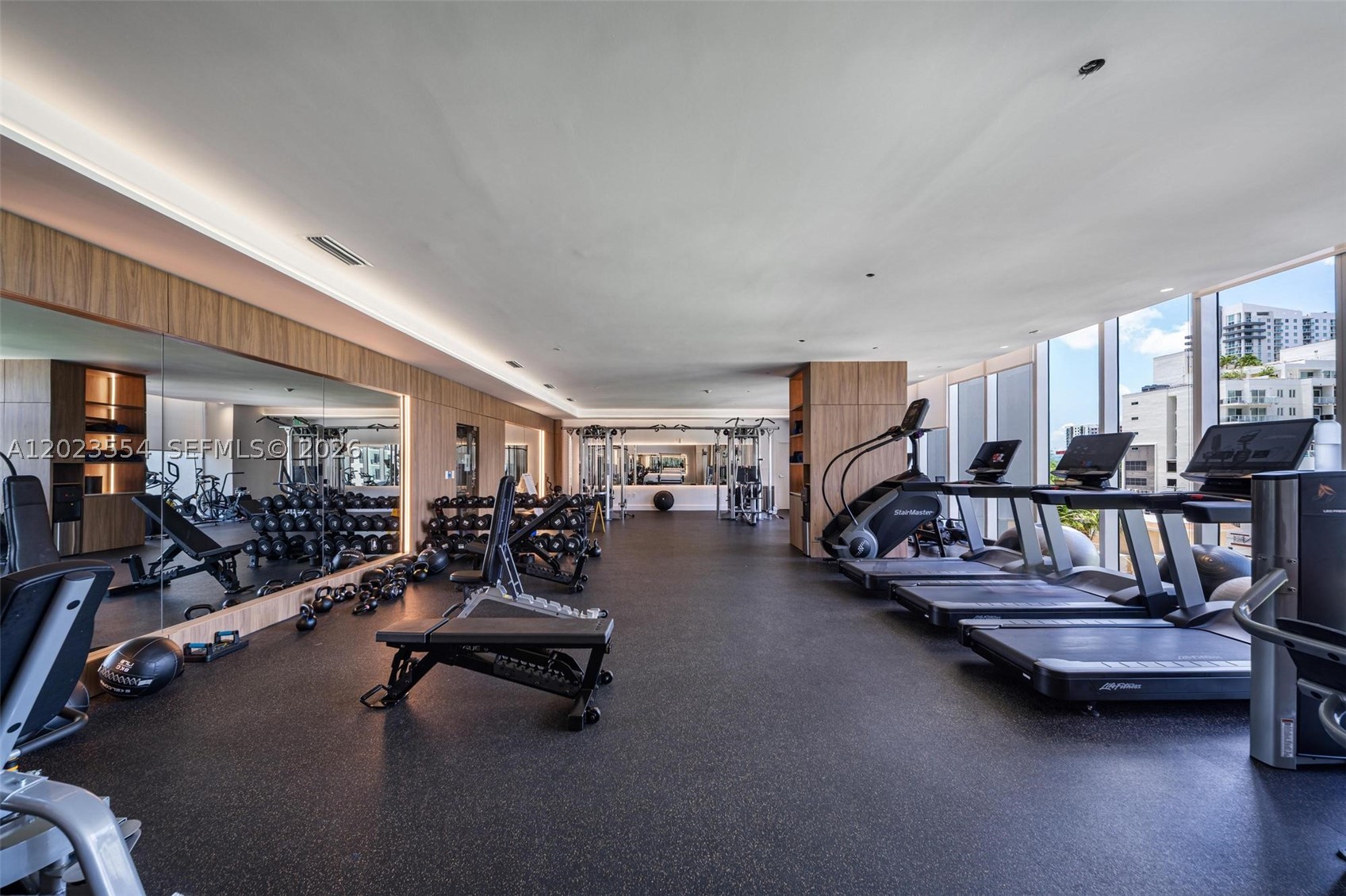 600 NE 27th St #1104, Miami FL 33137