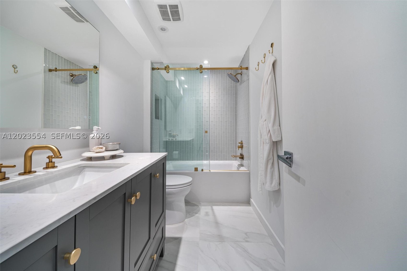600 NE 27th St #1104, Miami FL 33137
