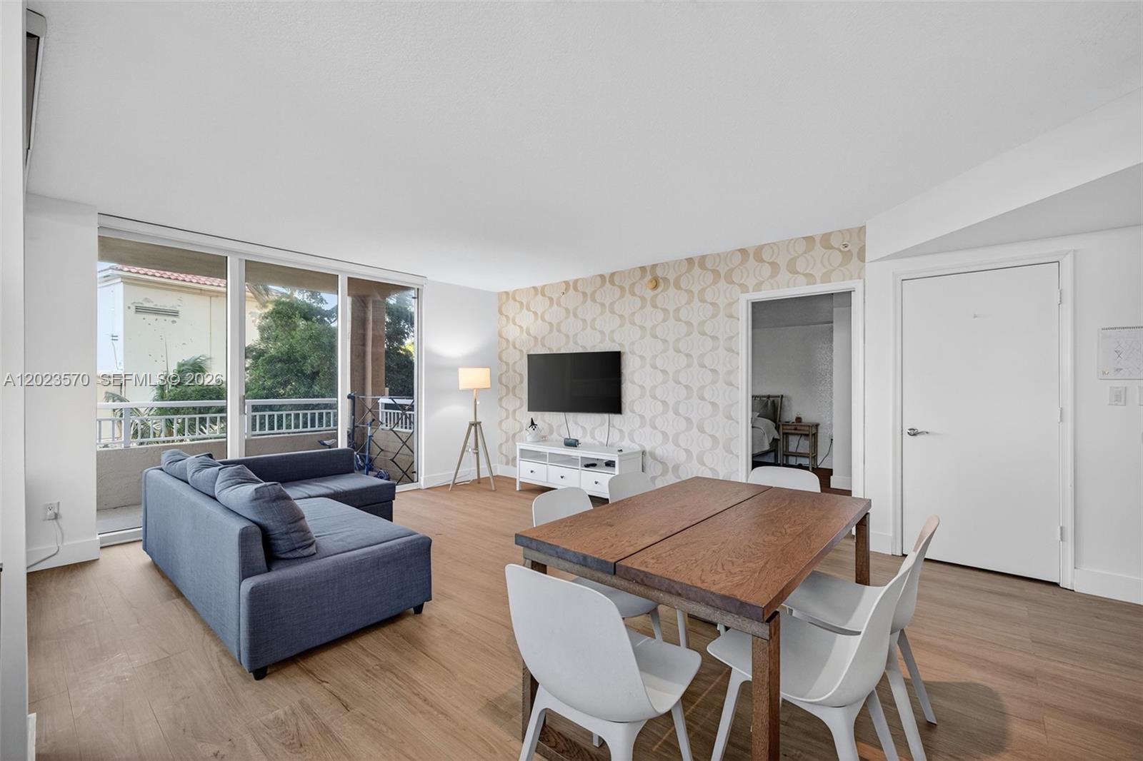 19501 W Country Club Dr #313, Aventura FL 33180