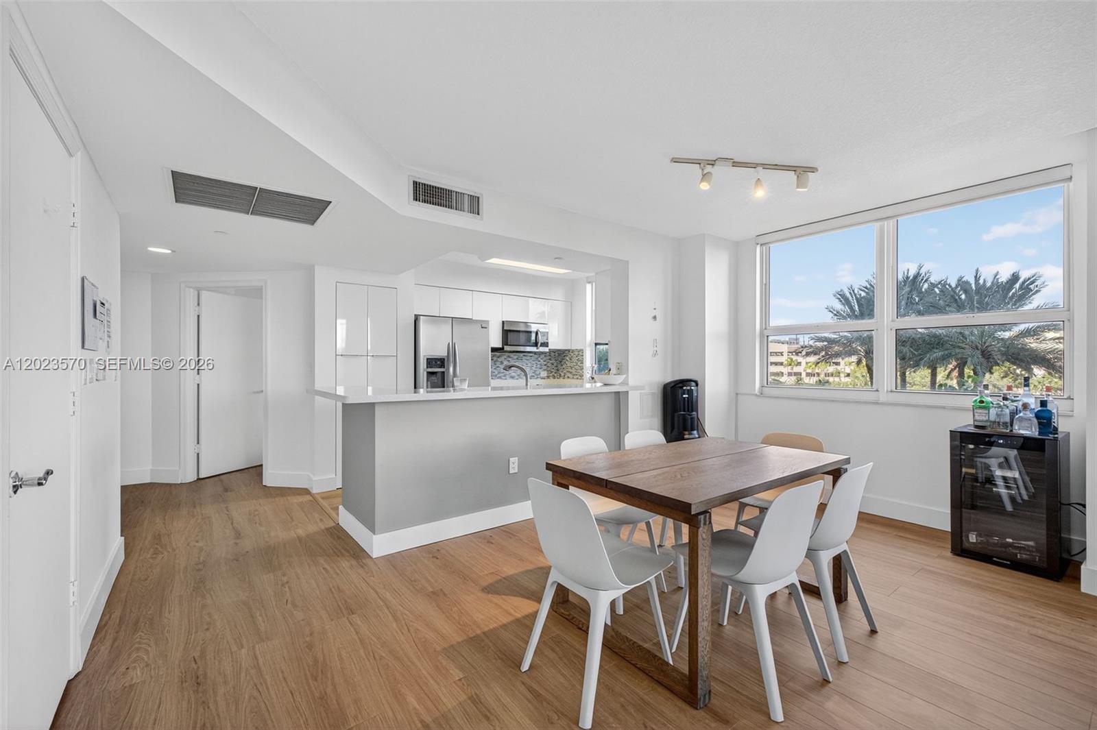 19501 W Country Club Dr #313, Aventura FL 33180