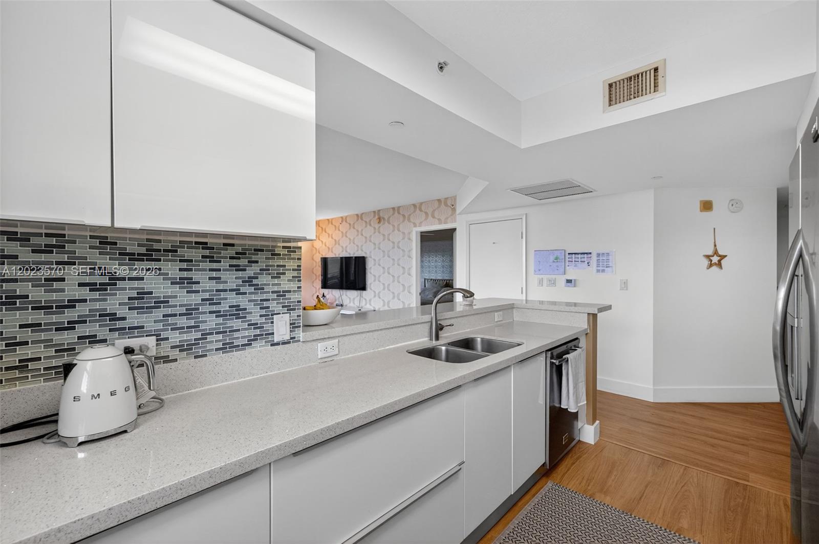 19501 W Country Club Dr #313, Aventura FL 33180
