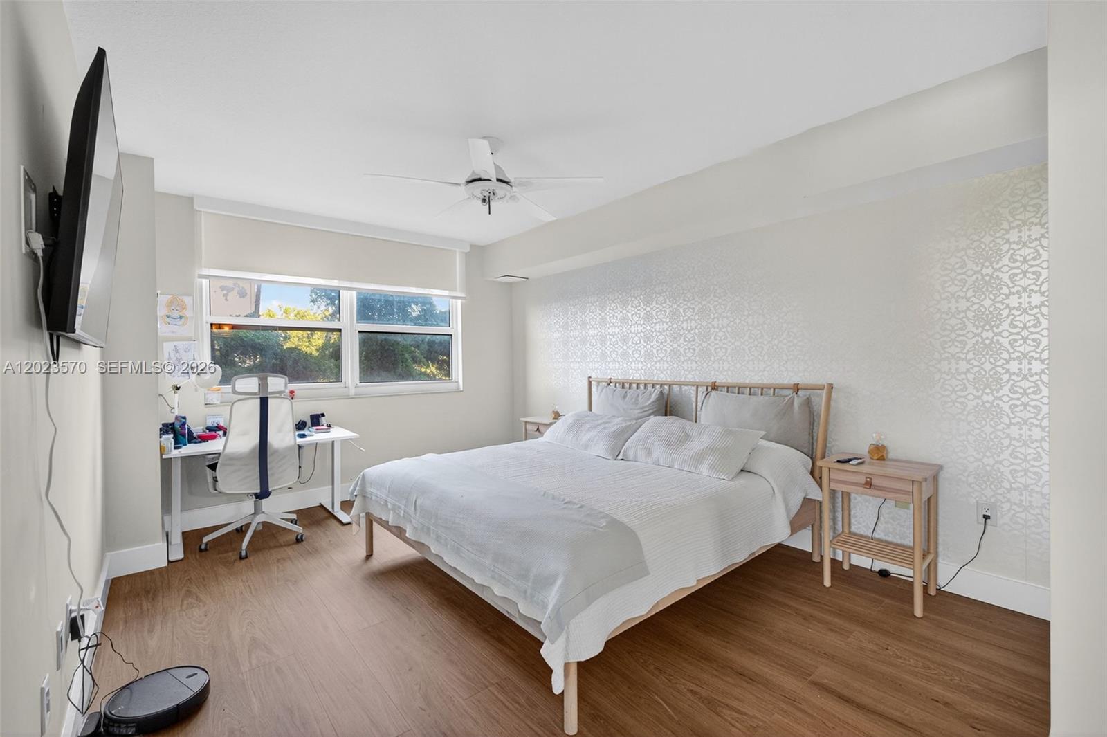 19501 W Country Club Dr #313, Aventura FL 33180