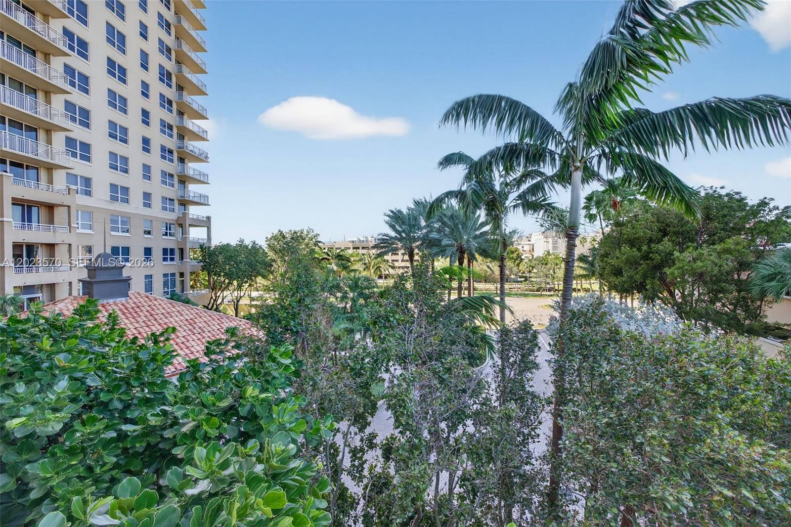19501 W Country Club Dr #313, Aventura FL 33180