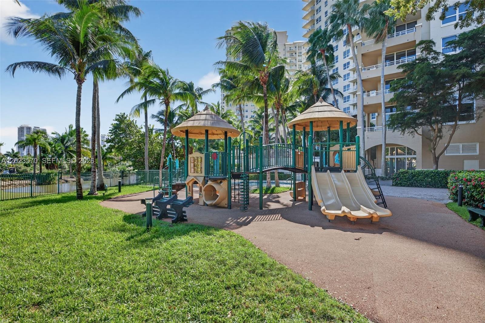19501 W Country Club Dr #313, Aventura FL 33180