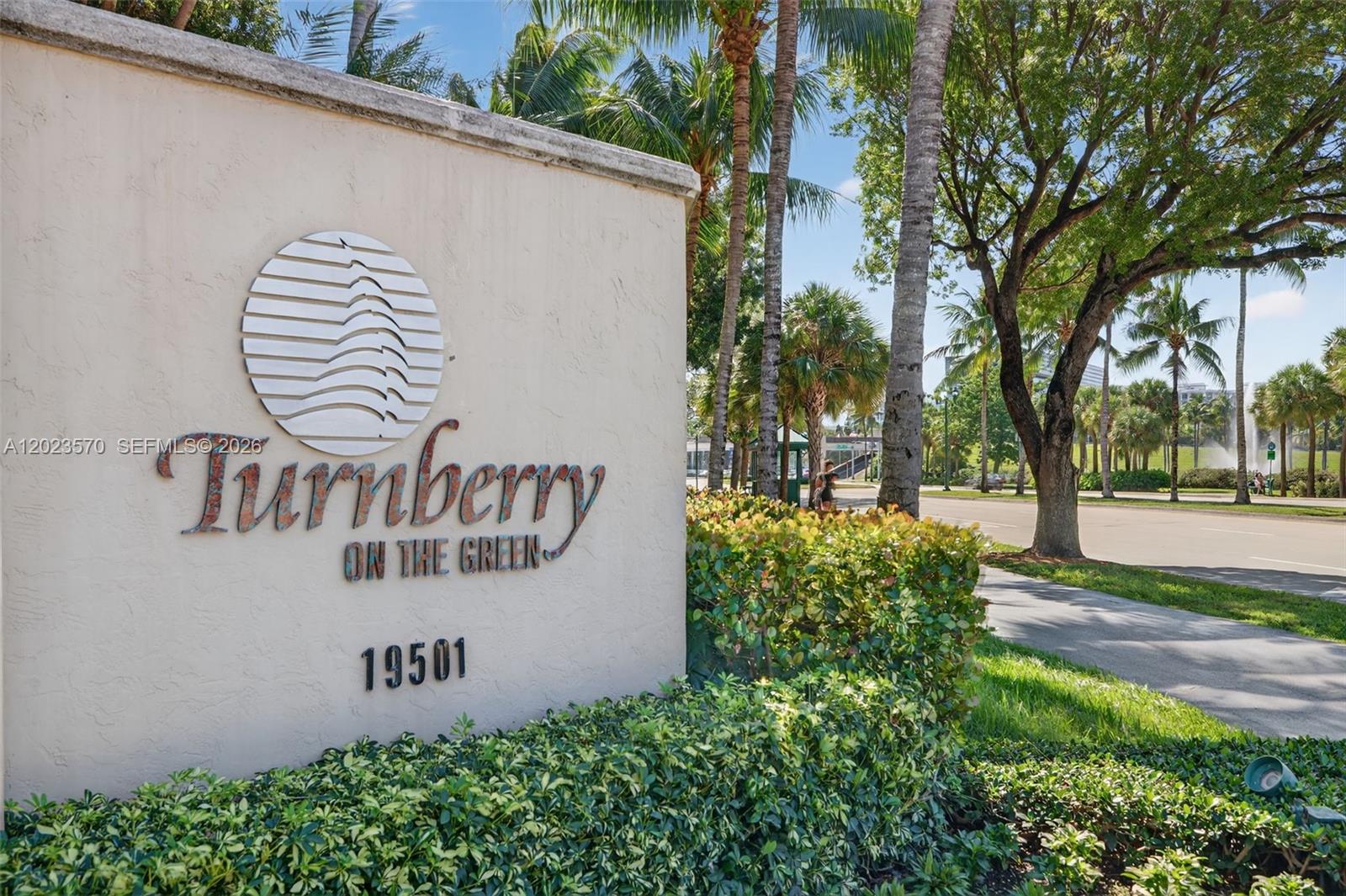 19501 W Country Club Dr #313, Aventura FL 33180
