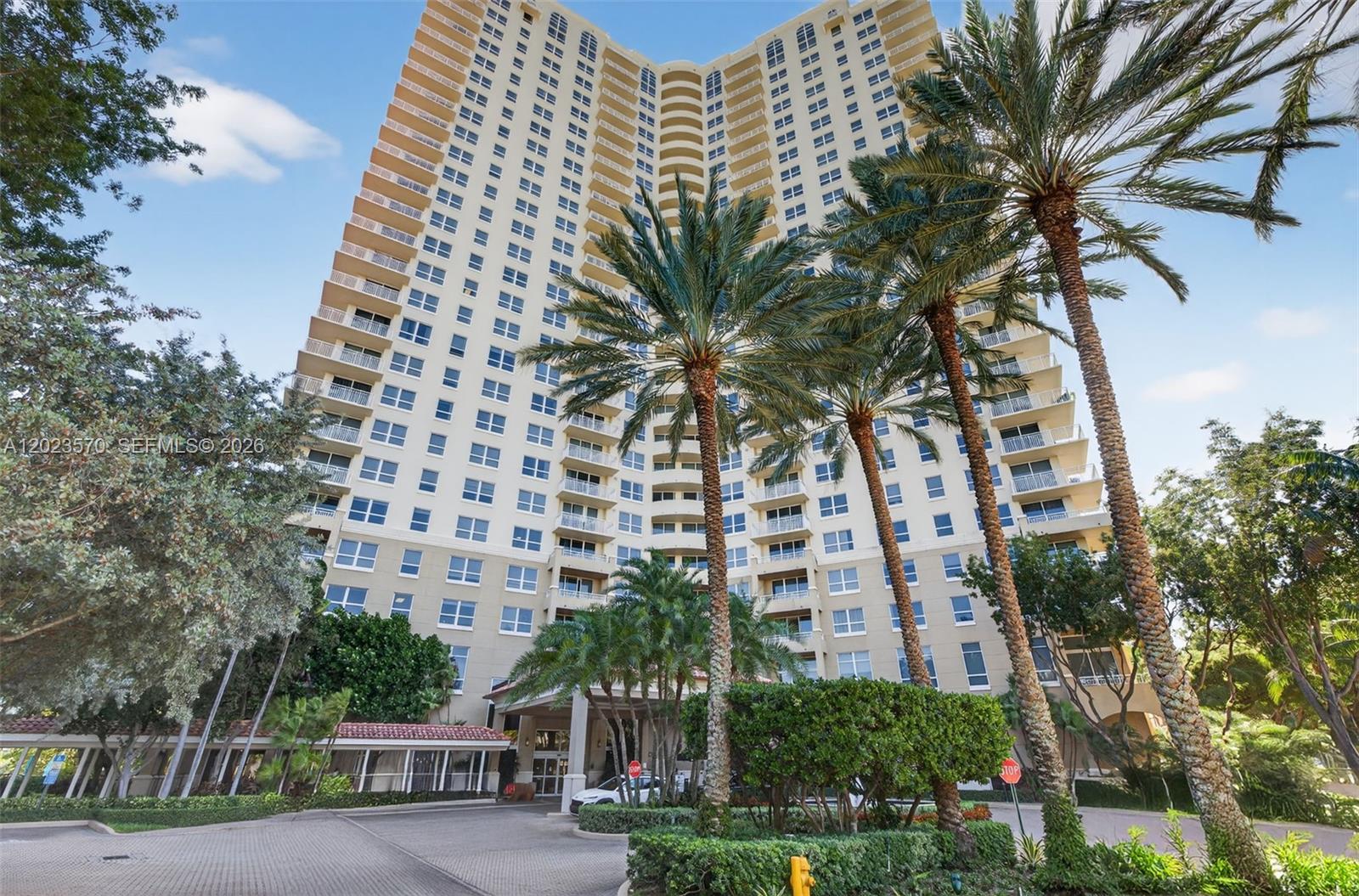 19501 W Country Club Dr #313, Aventura FL 33180