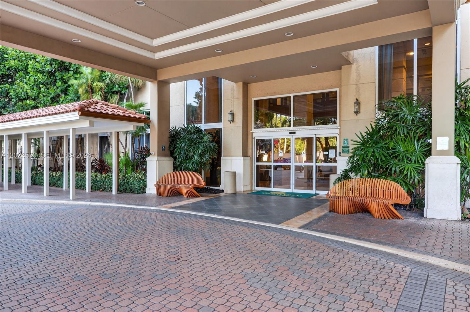 19501 W Country Club Dr #313, Aventura FL 33180