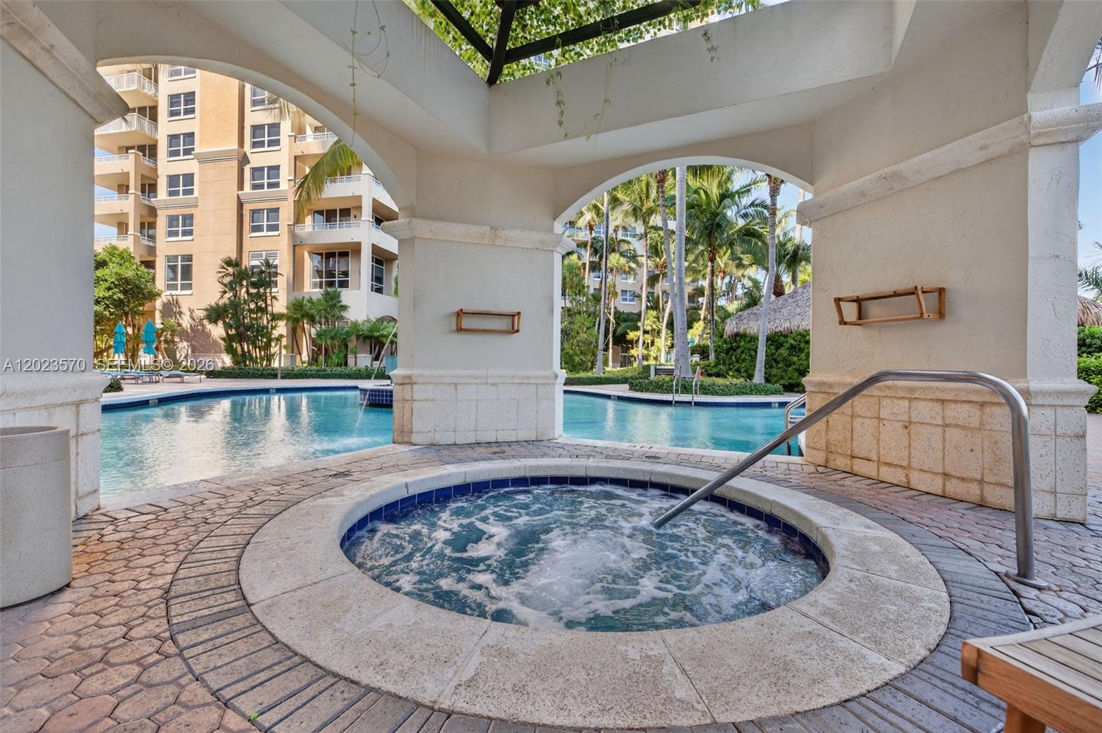 19501 W Country Club Dr #313, Aventura FL 33180