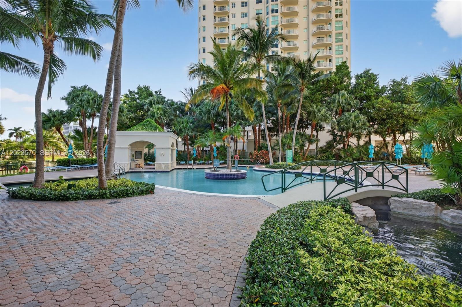 19501 W Country Club Dr #313, Aventura FL 33180