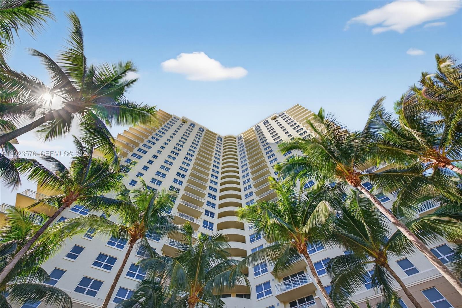 19501 W Country Club Dr #313, Aventura FL 33180