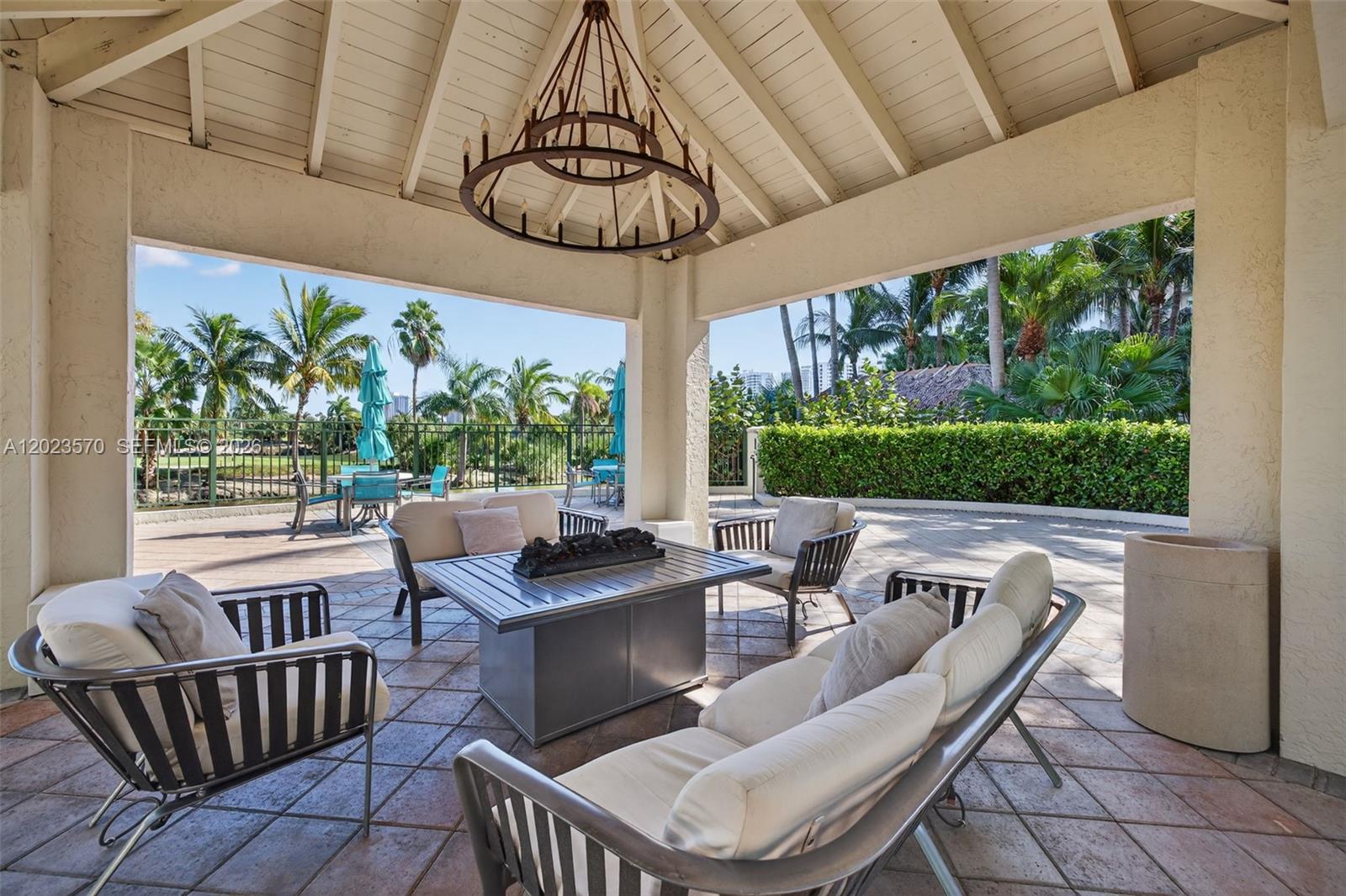 19501 W Country Club Dr #313, Aventura FL 33180