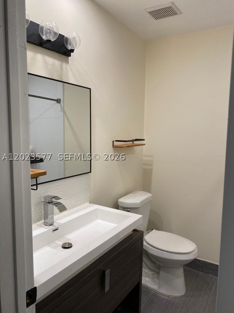 1901 NW S River Dr #12B, Miami FL 33125
