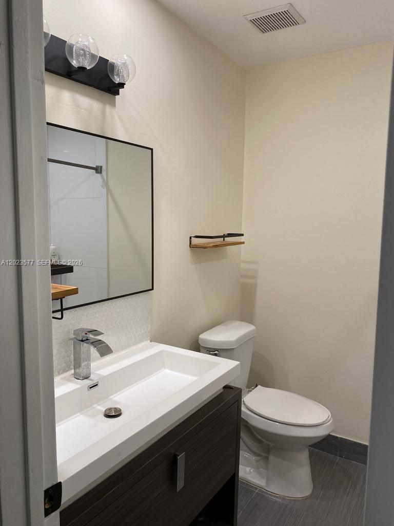 1901 NW S River Dr #12B, Miami FL 33125
