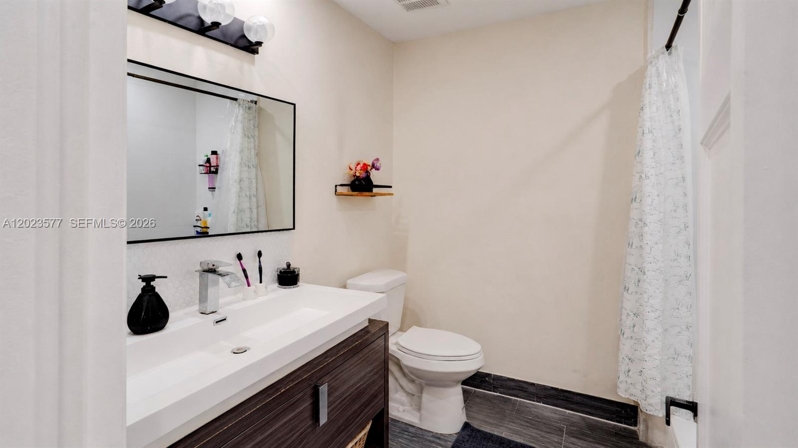1901 NW S River Dr #12B, Miami FL 33125