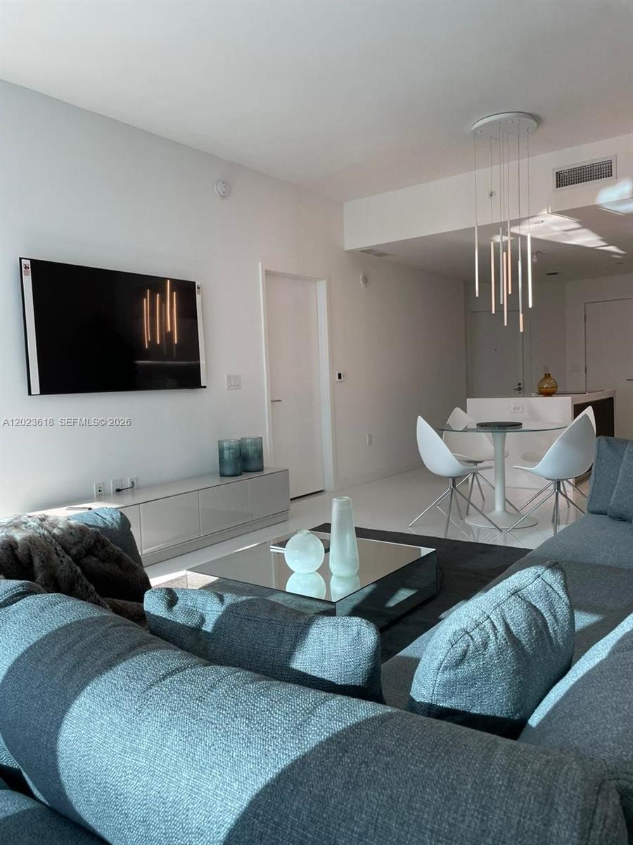 851 NE 1st Ave #1006, Miami FL 33132