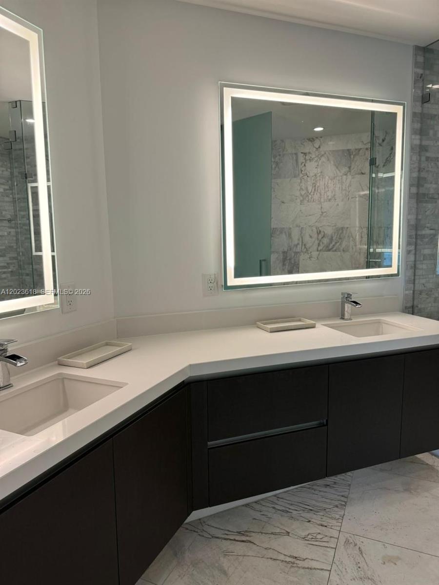 851 NE 1st Ave #1006, Miami FL 33132