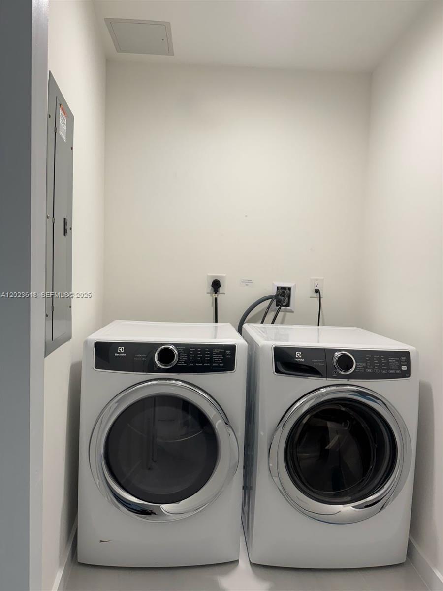 851 NE 1st Ave #1006, Miami FL 33132