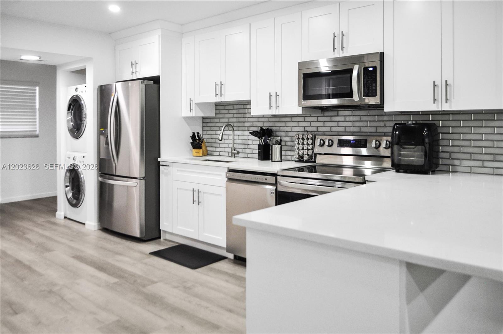 1021 Mockingbird Ln #202, Plantation FL 33324