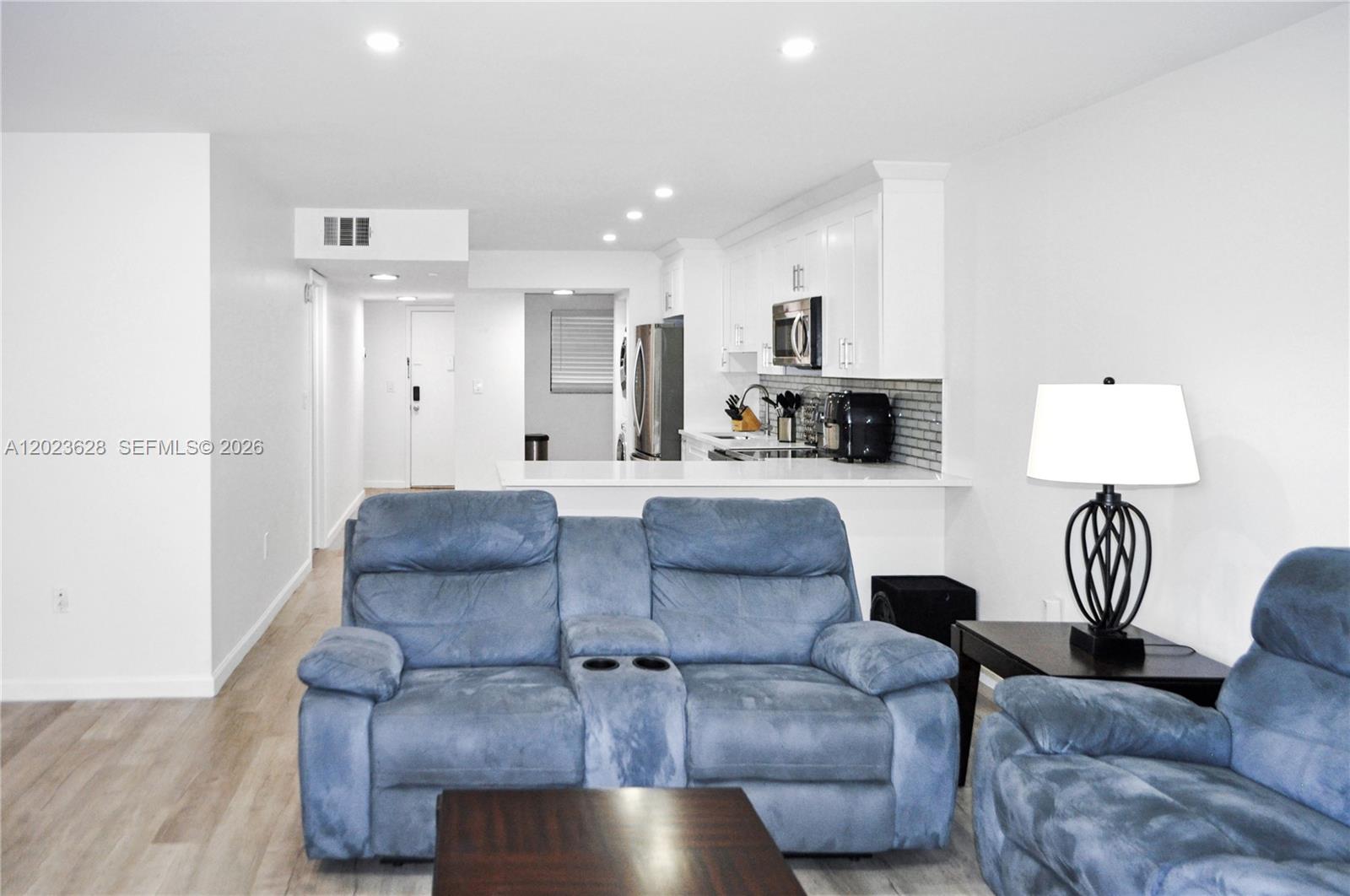 1021 Mockingbird Ln #202, Plantation FL 33324