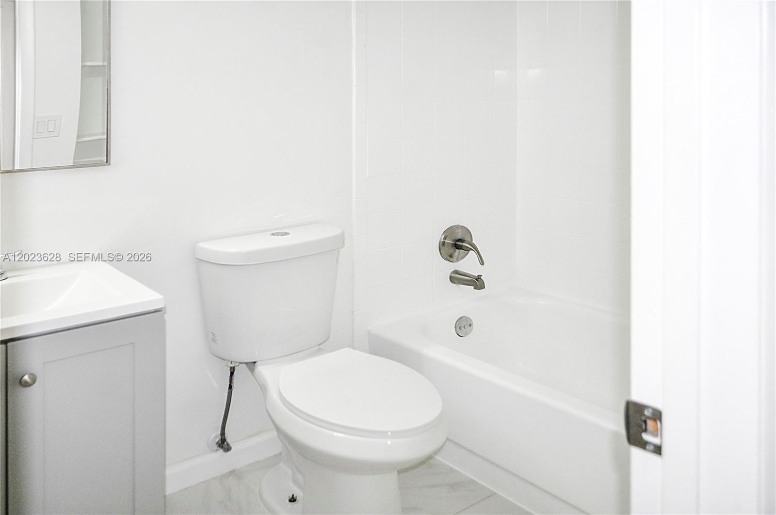 1021 Mockingbird Ln #202, Plantation FL 33324