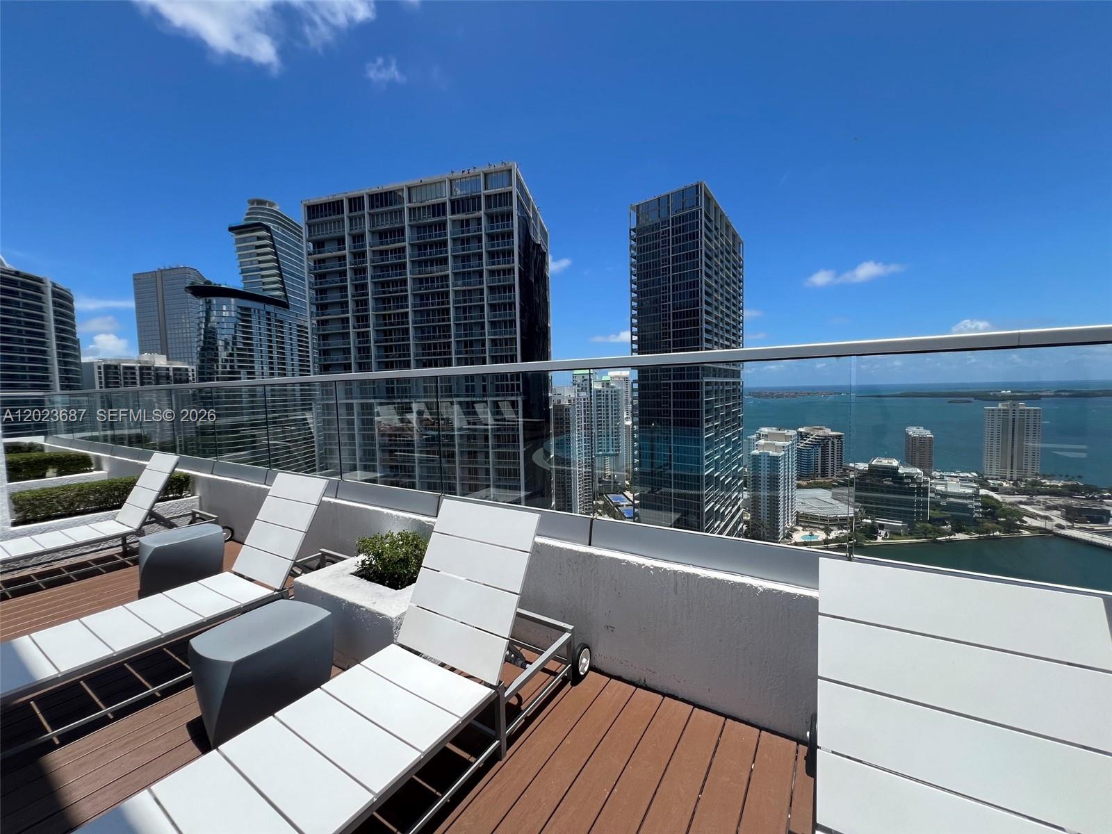 55 SE 6th St #1506, Miami FL 33131