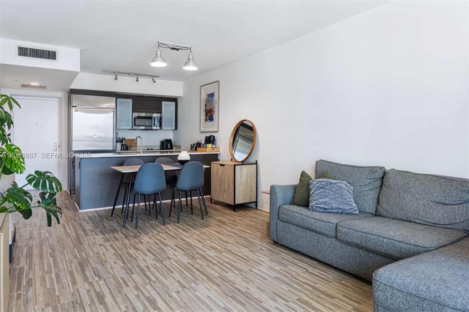 55 SE 6th St #1506, Miami FL 33131