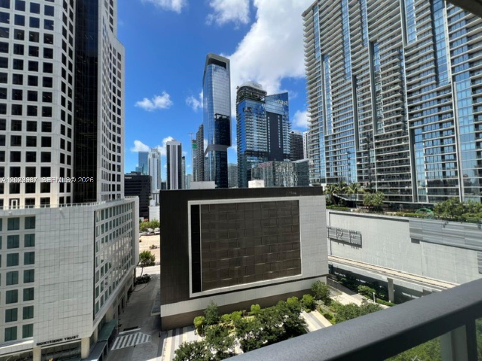 55 SE 6th St #1506, Miami FL 33131