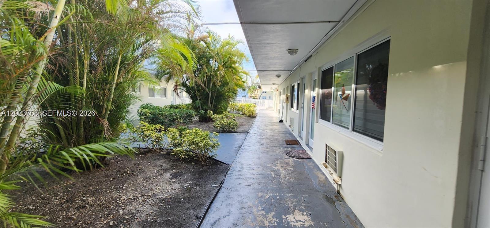 1233 Marseille Dr #5, Miami Beach FL 33141
