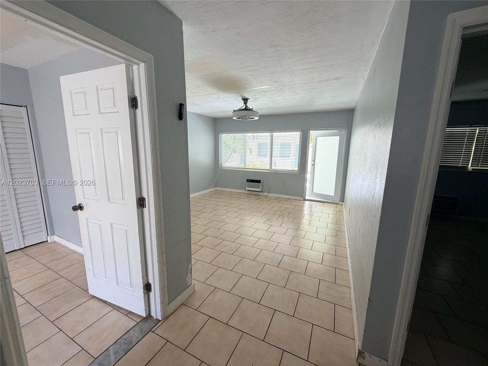 1233 Marseille Dr #5, Miami Beach FL 33141