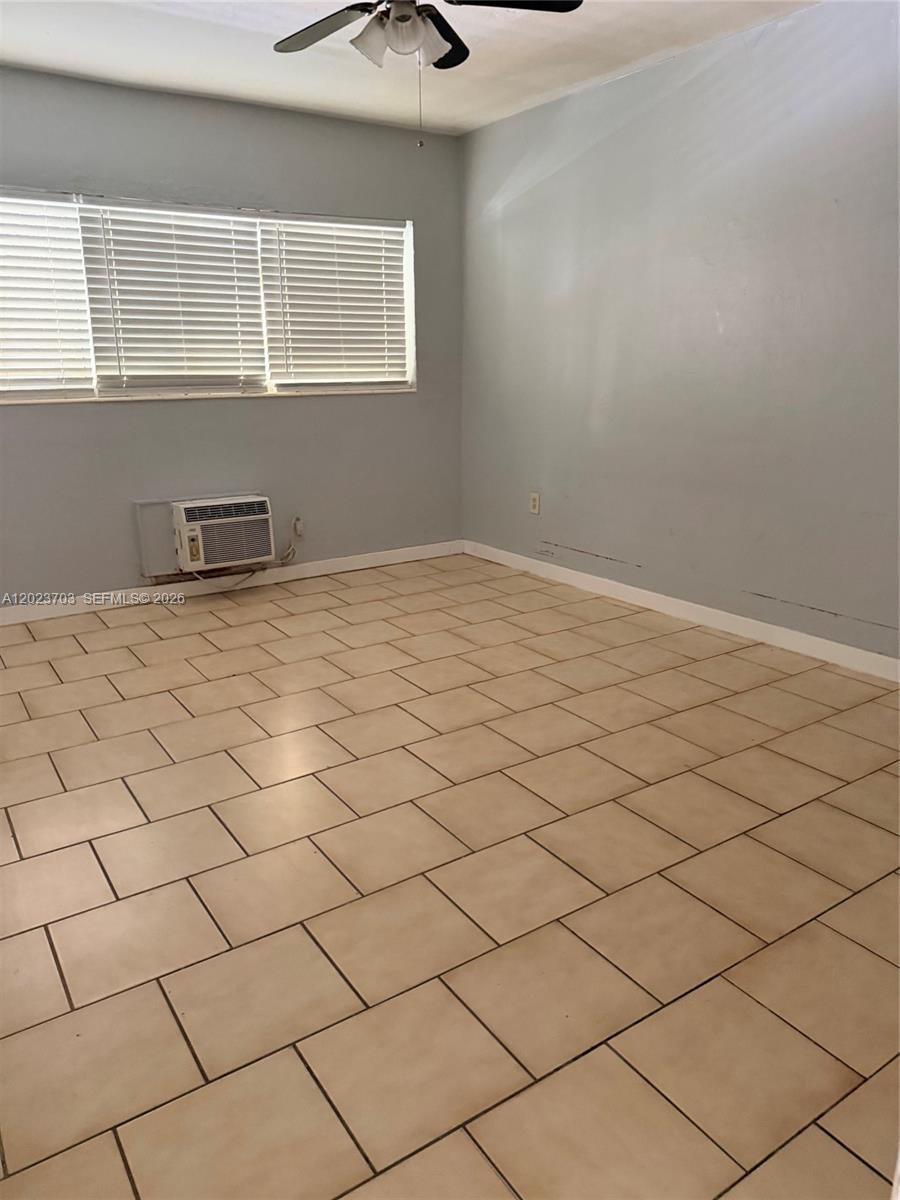 1233 Marseille Dr #5, Miami Beach FL 33141